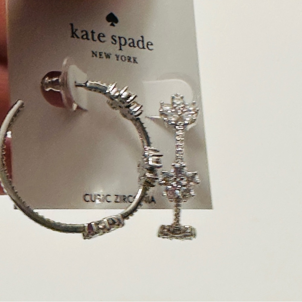 kate spade ♠️- “Gleaming Gardenia Flower Hoops” in Silver - Picture 7 of 10